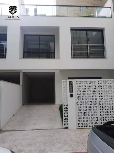 Sobrado, 3 quartos, 220 m² - Foto 1