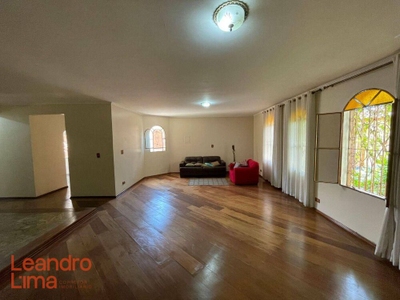 Casa, 4 quartos, 350 m² - Foto 1