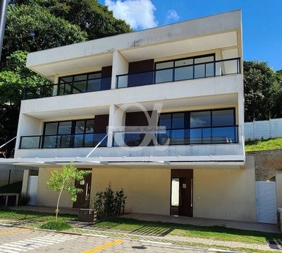 Casa, 4 quartos, 214 m² - Foto 1