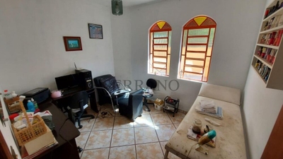 Casa, 4 quartos, 236 m² - Foto 1