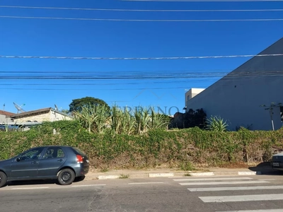 Loteamento e Condomínio, 600 m² - Foto 1