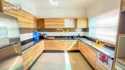 Casa, 3 quartos, 196 m² - Foto 4