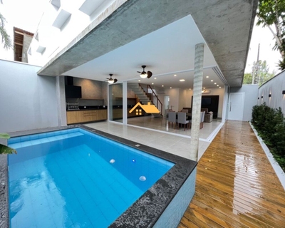 Casa, 4 quartos, 220 m² - Foto 1