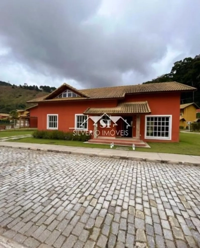 Casa, 4 quartos, 225 m² - Foto 1