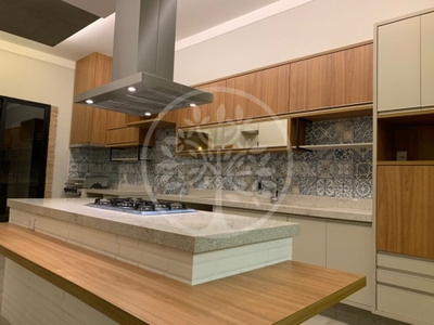 Casa, 3 quartos, 189 m² - Foto 2