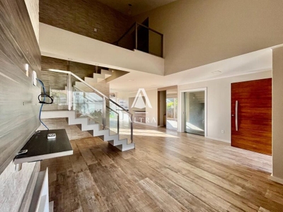 Casa, 4 quartos, 256 m² - Foto 1