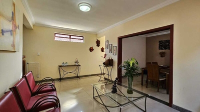 Casa, 5 quartos, 210 m² - Foto 2