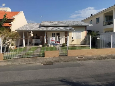 Casa, 3 quartos, 232 m² - Foto 1