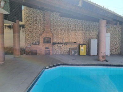 Casa, 5 quartos, 243 m² - Foto 2