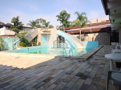 Prédio Inteiro, 2000 m² - Foto 1