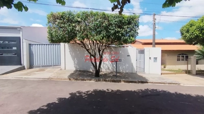 Casa, 3 quartos, 230 m² - Foto 1