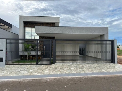 Casa, 3 quartos, 196 m² - Foto 1