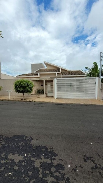 Casa, 3 quartos, 244 m² - Foto 2