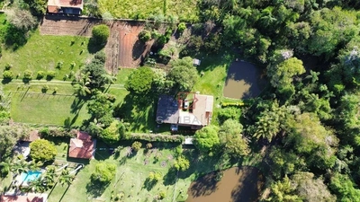 Sítio, 3 quartos, 10000 m² - Foto 1