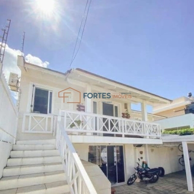 Casa, 3 quartos, 220 m² - Foto 1