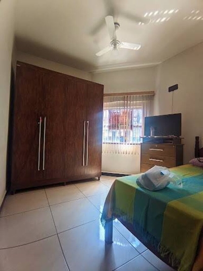 Casa, 5 quartos, 162 m² - Foto 1