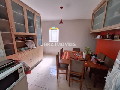 Casa, 4 quartos, 160 m² - Foto 1