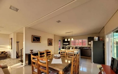 Sobrado, 4 quartos, 323 m² - Foto 1