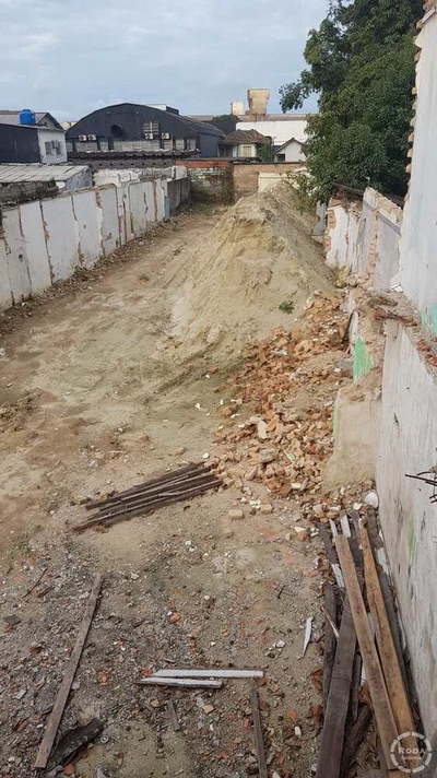 Loteamento e Condomínio, 600 m² - Foto 1