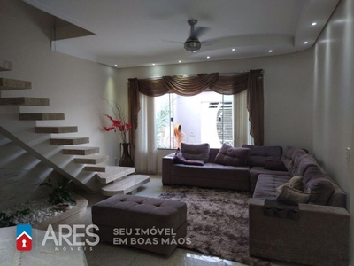 Casa, 3 quartos, 263 m² - Foto 2