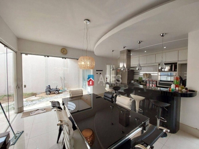 Casa, 3 quartos, 330 m² - Foto 4