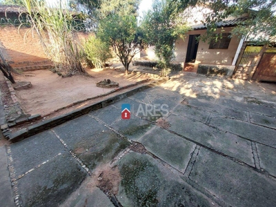 Chácara, 3 quartos, 1260 m² - Foto 1