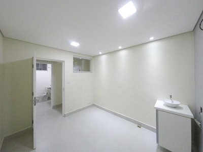 Sobrado, 8 quartos, 240 m² - Foto 2