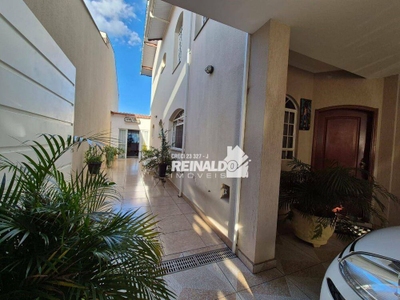 Casa, 3 quartos, 237 m² - Foto 2