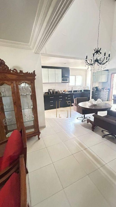 Casa, 4 quartos, 270 m² - Foto 3