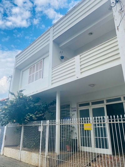 Casa, 4 quartos, 247 m² - Foto 1