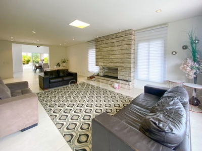 Casa, 4 quartos, 425 m² - Foto 1