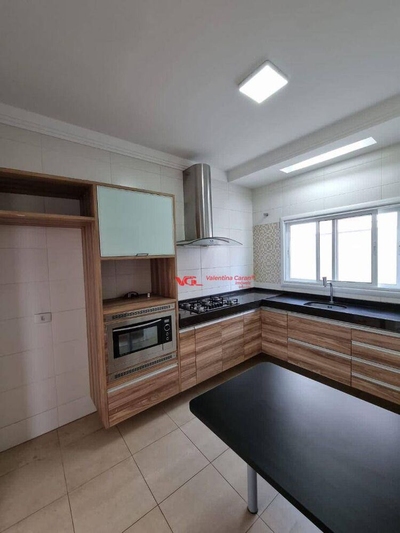 Sobrado, 3 quartos, 208 m² - Foto 2