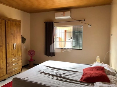 Casa, 4 quartos, 182 m² - Foto 1