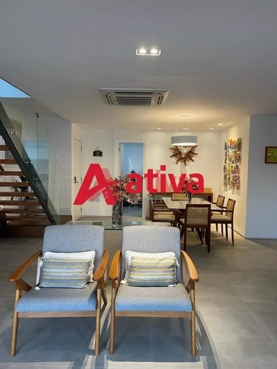 Cobertura, 3 quartos, 261 m² - Foto 4