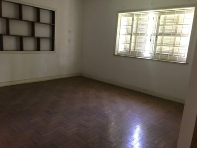 Casa, 4 quartos, 245 m² - Foto 1