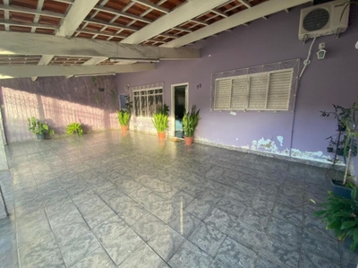 Casa, 3 quartos, 190 m² - Foto 1