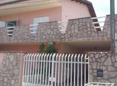 Casa, 4 quartos, 211 m² - Foto 1