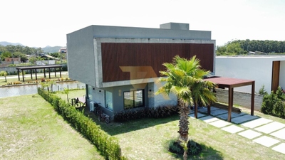 Casa, 3 quartos, 220 m² - Foto 1