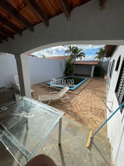 Casa, 3 quartos, 175 m² - Foto 1