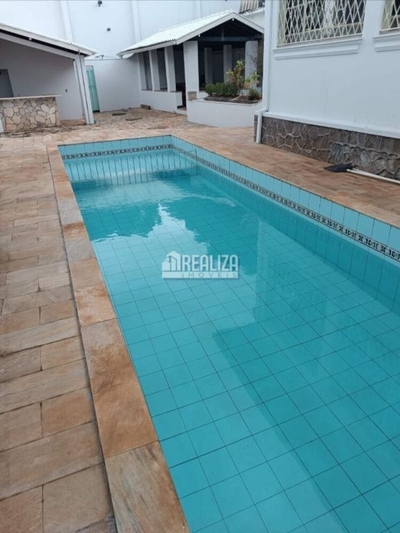 Casa, 5 quartos, 180 m² - Foto 1