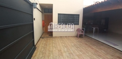Casa, 3 quartos, 162 m² - Foto 1