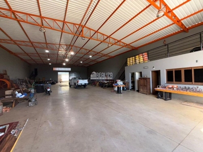 Depósito-Galpão, 200 m² - Foto 1