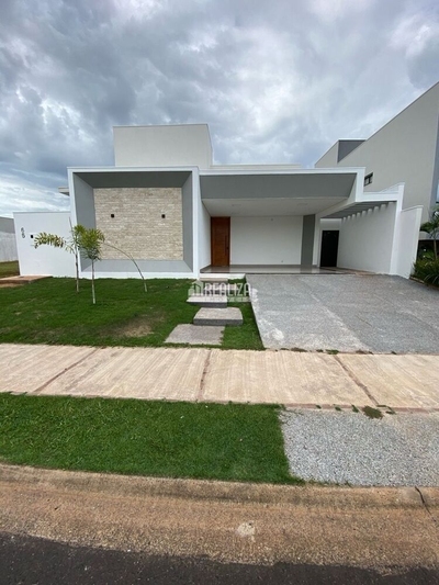 Casa, 3 quartos, 215 m² - Foto 1