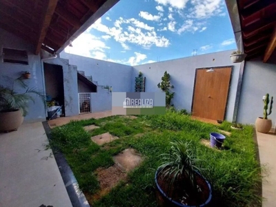 Casa, 3 quartos, 197 m² - Foto 1
