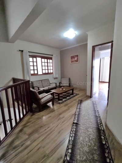 Casa, 3 quartos, 242 m² - Foto 1