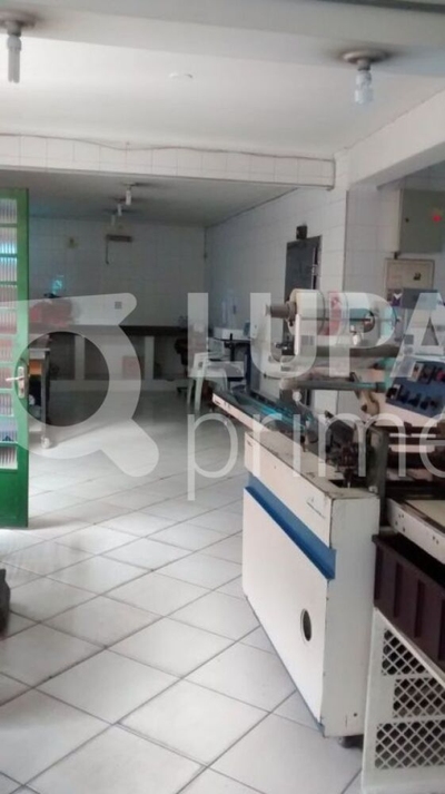 Depósito-Galpão, 458 m² - Foto 1