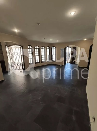 Casa, 3 quartos, 250 m² - Foto 1