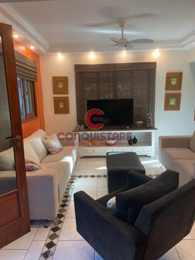 Casa, 4 quartos, 247 m² - Foto 2