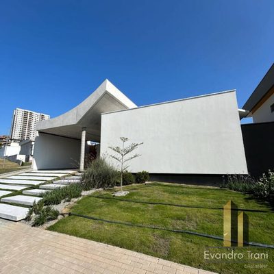 Casa, 3 quartos, 239 m² - Foto 3