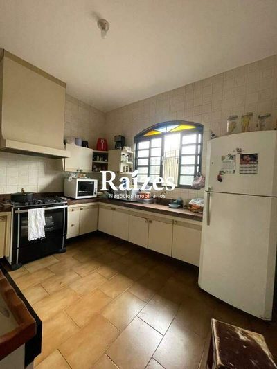 Casa, 4 quartos, 377 m² - Foto 2
